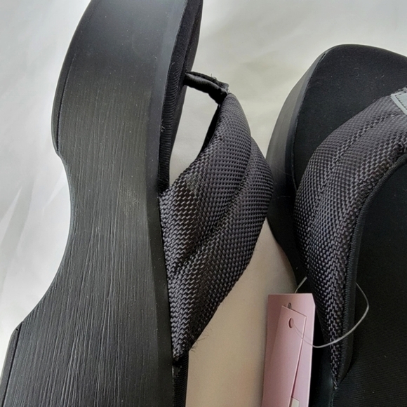 Wild Fable Angela Platform Flip Flop Sandals | Black - Picture 5 of 9